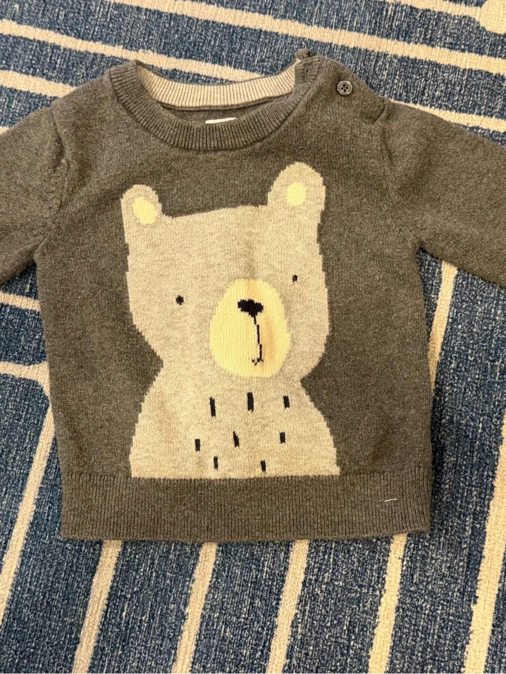 Baby Gap 12-18M Gray Bear Intarsia Knit Sweater